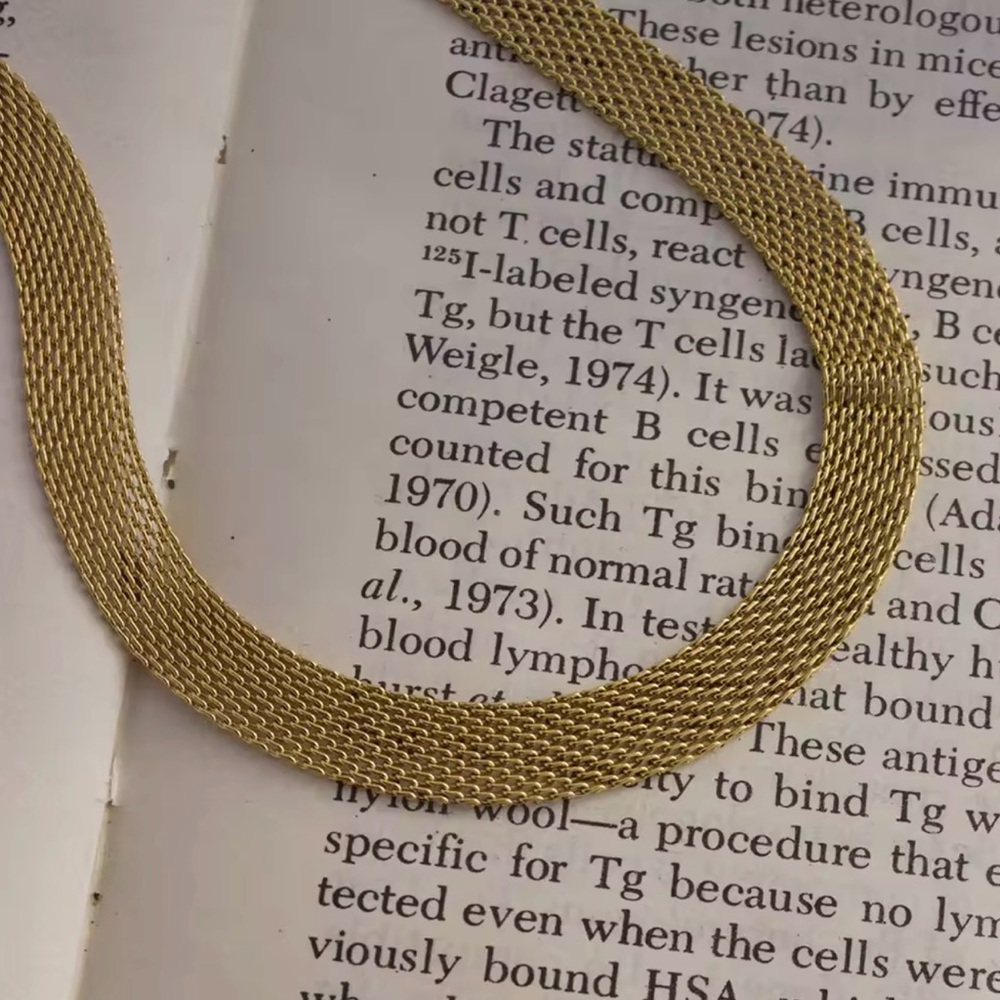 Elegant Gold Choker Necklace - Picture 3 of 5